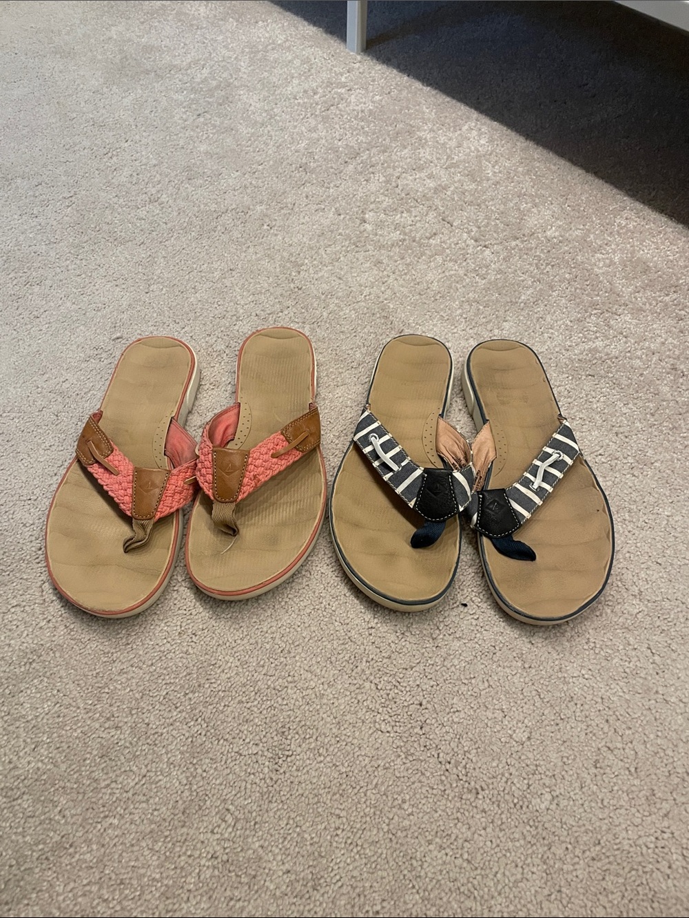 Two pairs of Sperry flip flops size 7